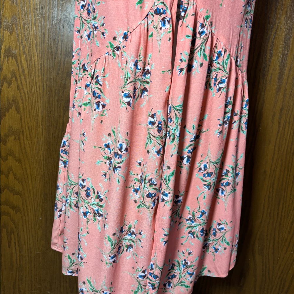 Flynn Skye Coral Floral Maxi Dress. Medium. - Picture 4 of 10
